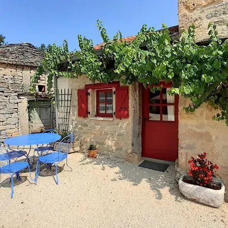 Mas D'ambayrac D' Hotes Et Chalet