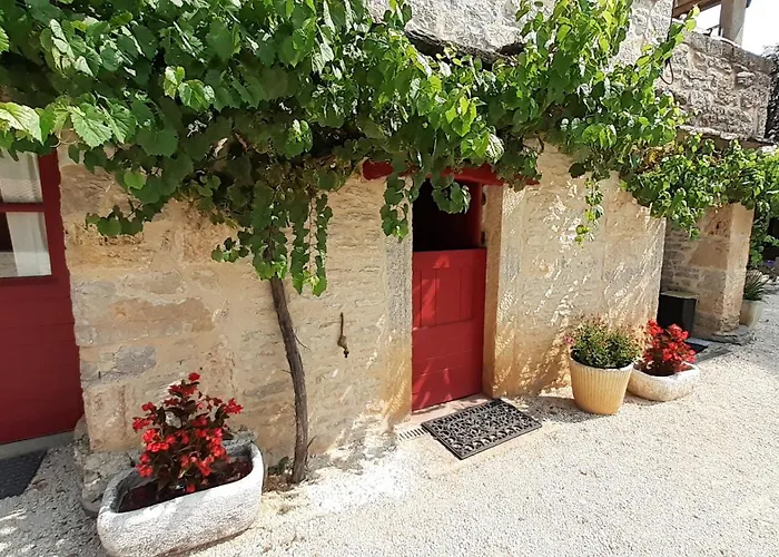 Alpstuga Mas D'ambayrac D' Hotes Et